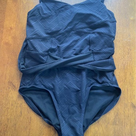 Ivivva Black/Dark Gray Chevron Print Strappy One-piece Swimsuit Size Kids 14 - Picture 2 of 3